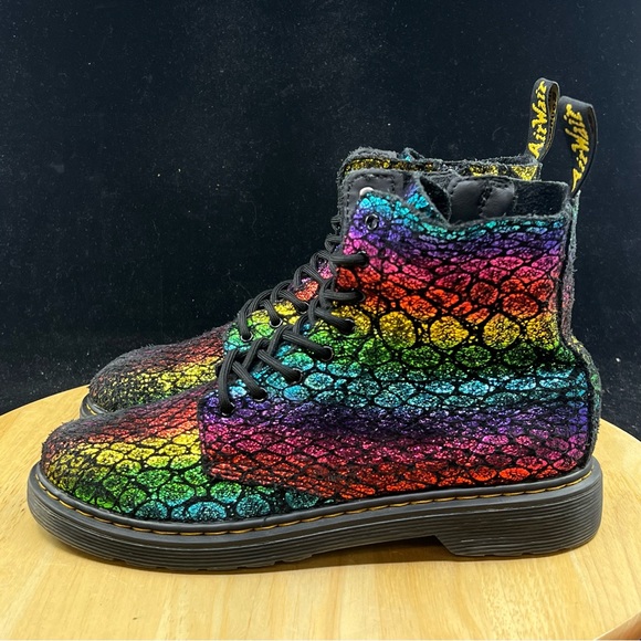 Doc Martens 1460 Pascal Rainbow Croc Metallic Suede Women US Size 7 - Picture 2 of 10